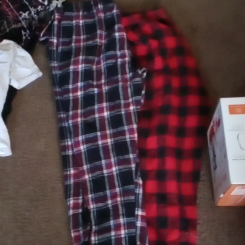 Clothes - Picture 3 of 3